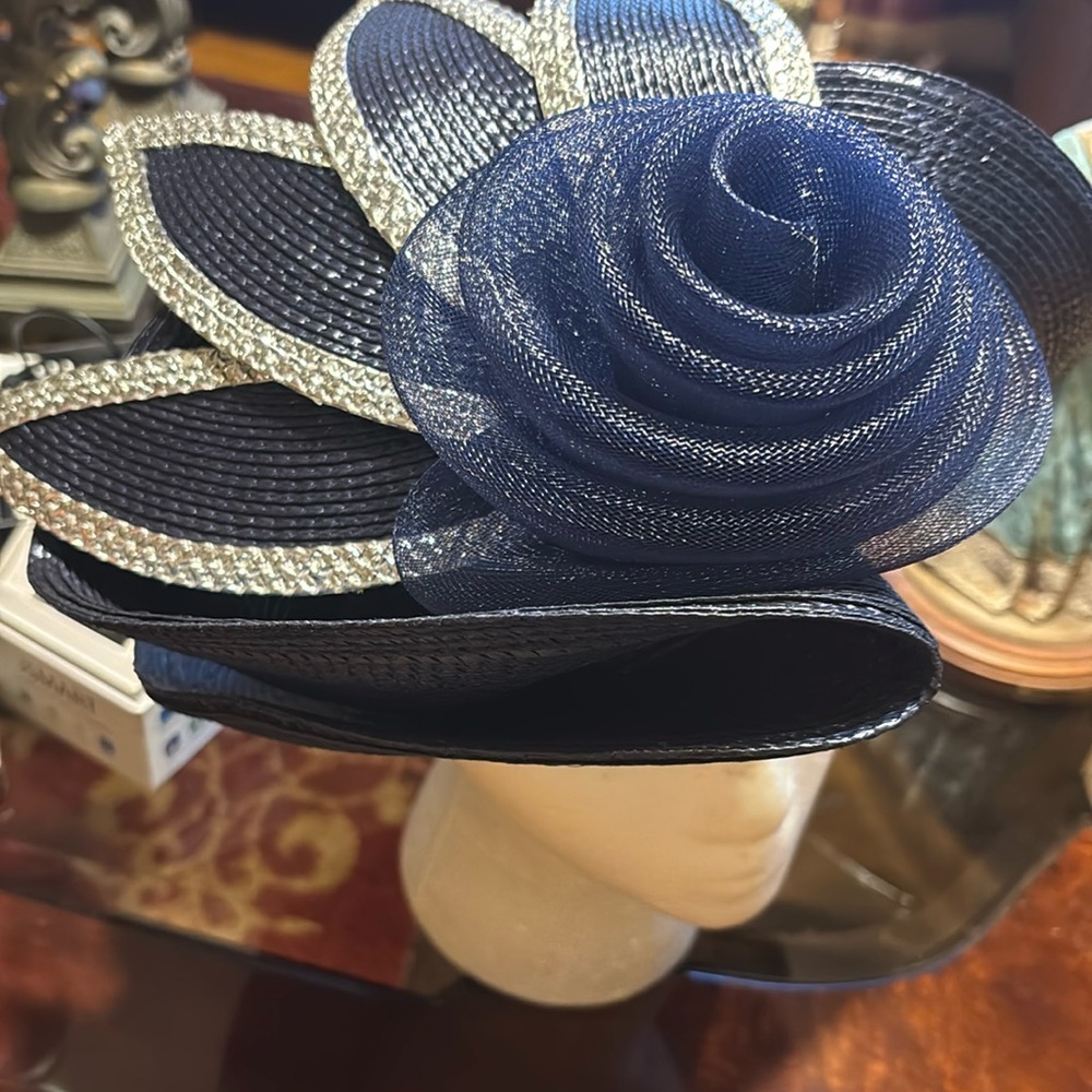Elegant Navy Blue Fascinator